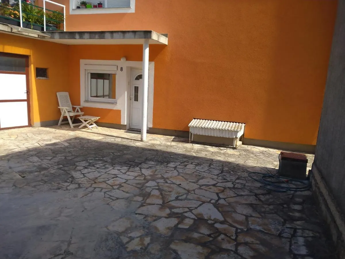 Apartments With A Parking Space Crikvenica - 19683 0*,  Kroatien